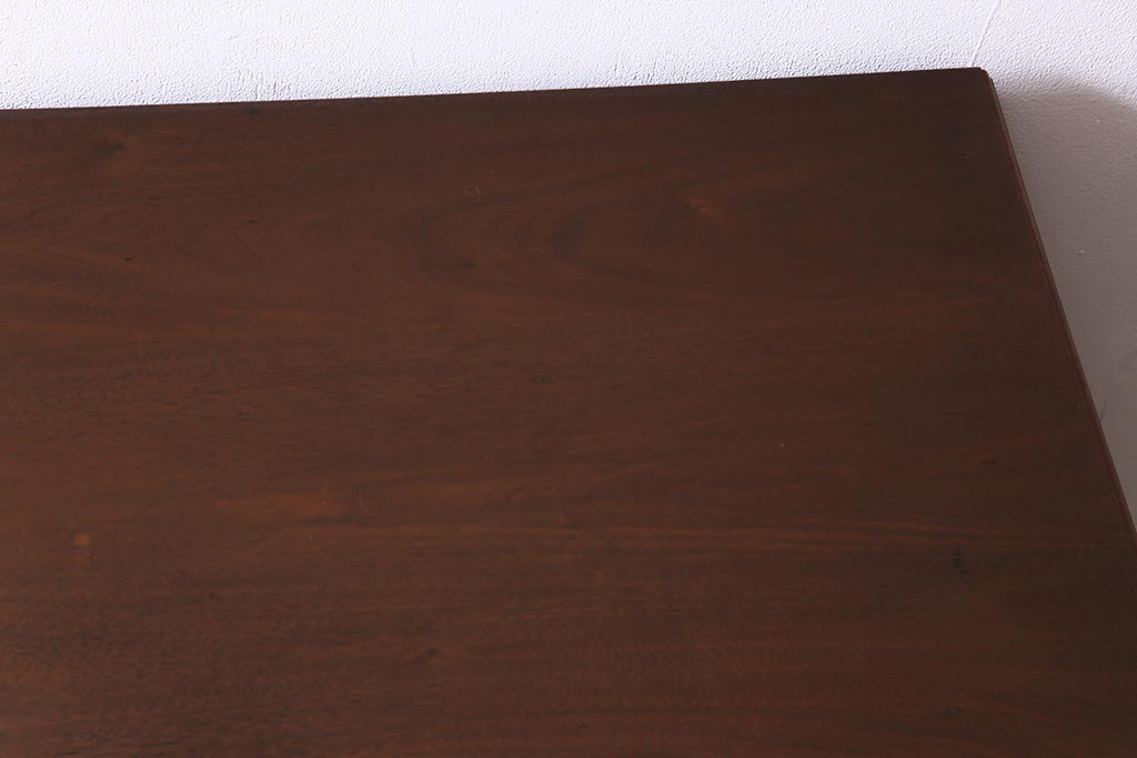 アンティーク家具　フランスアンティーク　ウォールナット材　クラシカルな取っ手がおしゃれなキャスター付きデスク(両袖机)