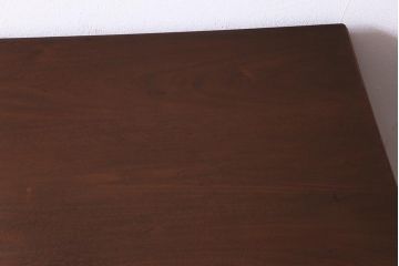 アンティーク家具　フランスアンティーク　ウォールナット材　クラシカルな取っ手がおしゃれなキャスター付きデスク(両袖机)