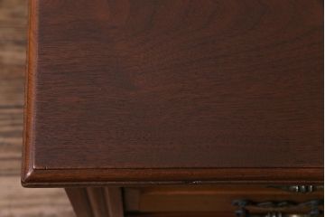 アンティーク家具　フランスアンティーク　ウォールナット材　クラシカルな取っ手がおしゃれなキャスター付きデスク(両袖机)