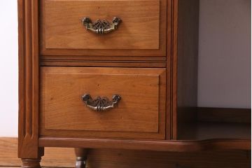 アンティーク家具　フランスアンティーク　ウォールナット材　クラシカルな取っ手がおしゃれなキャスター付きデスク(両袖机)