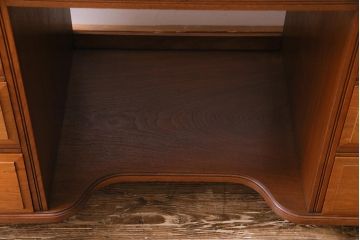 アンティーク家具　フランスアンティーク　ウォールナット材　クラシカルな取っ手がおしゃれなキャスター付きデスク(両袖机)