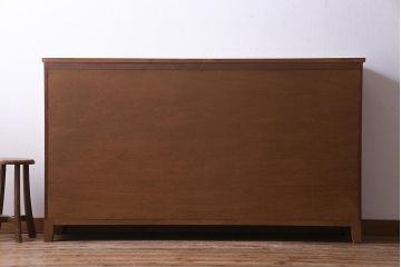 昭和レトロ　飾り気のない作りが魅力的な脚付きマス目棚(ロッカー、下駄箱)(1)