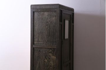 アンティーク家具　大正ロマン　当時物色ガラス　透かしやレリーフが目を引くワードローブ(洋服タンス)