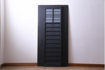 ペイント建具　横桟がアクセントの細身のドア(扉)