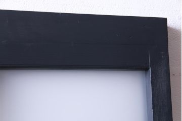 ペイント建具　横桟がアクセントの細身のドア(扉)