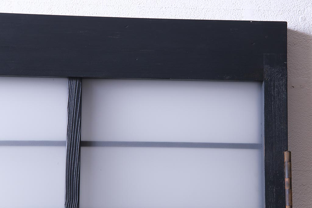 ペイント建具　横桟がアクセントの細身のドア(扉)