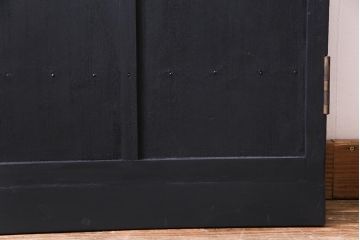 ペイント建具　横桟がアクセントの細身のドア(扉)