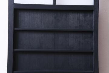 ペイント建具　横桟がアクセントの細身のドア(扉)