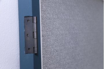 ペイント建具　ダイヤガラス入り　爽やかな色合いのドア(扉)