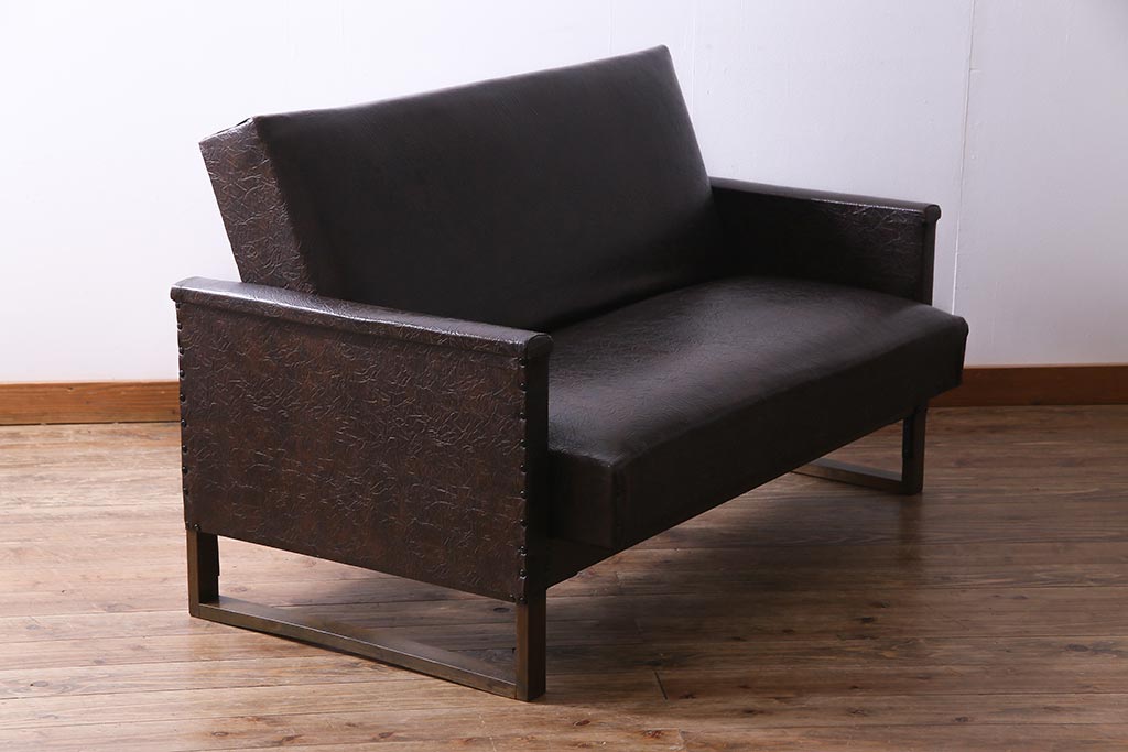 ヴィンテージ家具　ビンテージ　合皮　渋さが漂うメンズライクにおすすめなソファ(二人掛け)