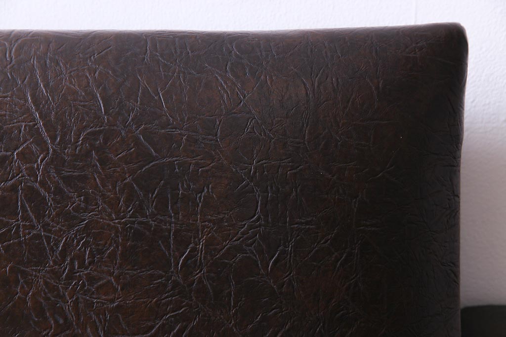 ヴィンテージ家具　ビンテージ　合皮　渋さが漂うメンズライクにおすすめなソファ(二人掛け)