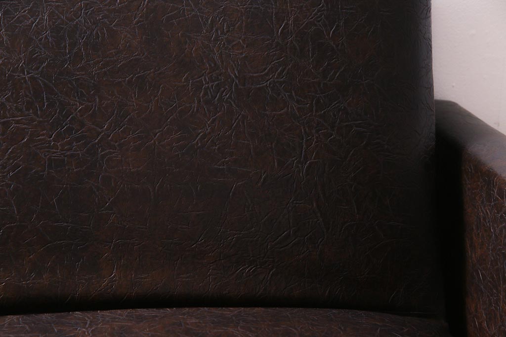 ヴィンテージ家具　ビンテージ　合皮　渋さが漂うメンズライクにおすすめなソファ(二人掛け)