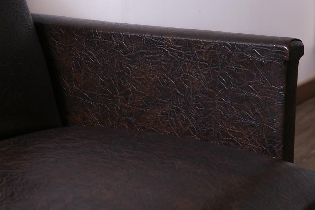 ヴィンテージ家具　ビンテージ　合皮　渋さが漂うメンズライクにおすすめなソファ(二人掛け)