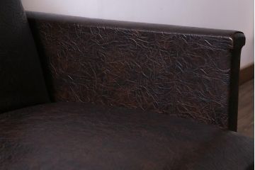 ヴィンテージ家具　ビンテージ　合皮　渋さが漂うメンズライクにおすすめなソファ(二人掛け)