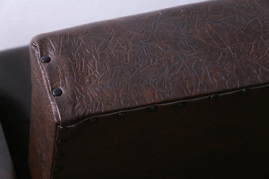 ヴィンテージ家具　ビンテージ　合皮　渋さが漂うメンズライクにおすすめなソファ(二人掛け)