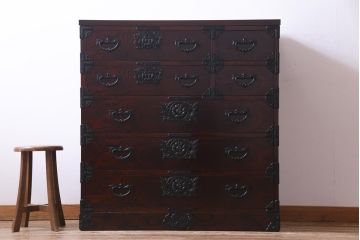 中古美品　伝統民芸家具　岩谷堂箪笥　豊田5号(忍付) 漆塗りの艶と杢目が美しい衣装箪笥(整理箪笥)(定価約45万円)