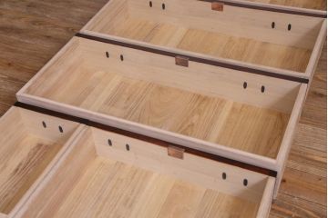 中古美品　伝統民芸家具　岩谷堂箪笥　豊田5号(忍付) 漆塗りの艶と杢目が美しい衣装箪笥(整理箪笥)(定価約45万円)