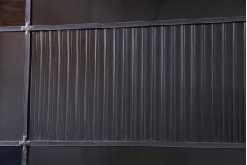 和製アンティーク　ラフジュ工房オリジナルステンドグラス　モールガラスとステンドグラス入りの和モダンな帯戸1枚(ガラス帯戸、板戸、引戸)