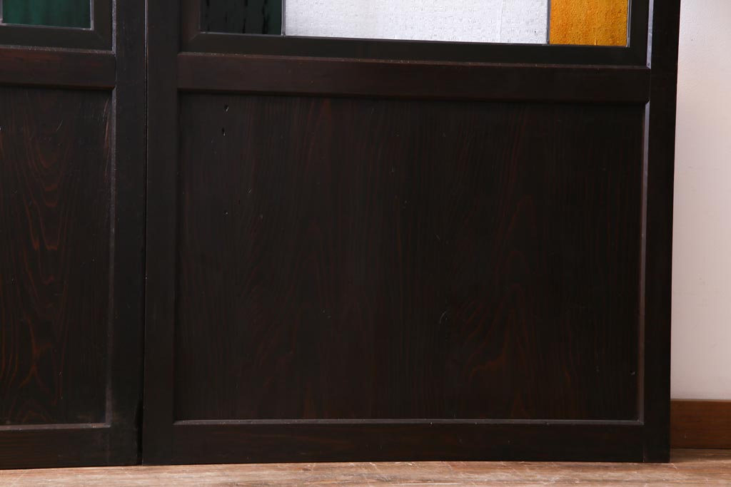 和製アンティーク　色ガラス・デザインガラス入り　ノスタルジックな雰囲気がお洒落な板戸2枚セット(建具、引き戸)