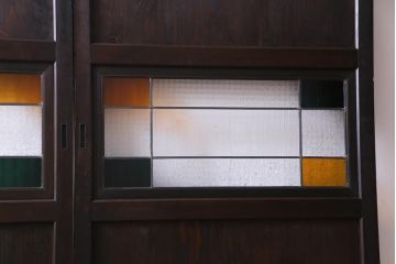 和製アンティーク　色ガラス・デザインガラス入り　ノスタルジックな雰囲気がお洒落な板戸2枚セット(建具、引き戸)