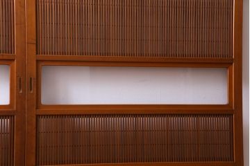 昭和中期　極上品　腰板ケヤキ材　趣と品のある佇まいが魅力の万本格子戸2枚セット(引き戸、建具)