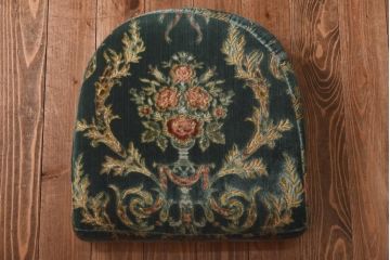 ヴィンテージ家具　ビンテージ　金華山張り　西洋家具とも馴染む華やかなラウンジソファ(一人掛けソファ)