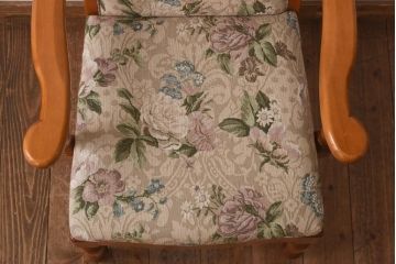 中古　横浜クラシック家具　ダニエル(daniel) LD(エルディー)シリーズA-541　上品な安らぎの雰囲気醸し出すアームチェア(ダイニングチェア)(定価約20〜23万円)