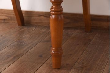 中古　横浜クラシック家具　ダニエル(daniel) LD(エルディー)シリーズA-541　上品な安らぎの雰囲気醸し出すアームチェア(ダイニングチェア)(定価約20〜23万円)