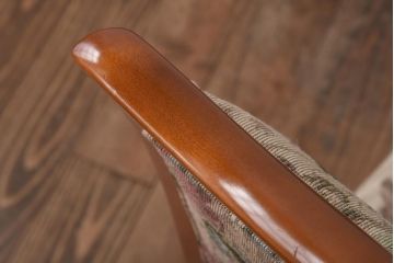 中古　横浜クラシック家具　ダニエル(daniel) LD(エルディー)シリーズ　A-541　上品な安らぎの雰囲気醸し出すアームチェア(ダイニングチェア)(定価約20〜23万円)(1)