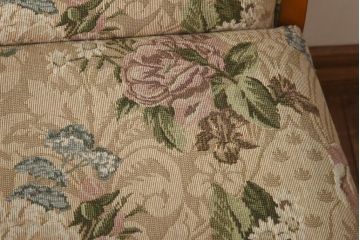 中古　横浜クラシック家具　ダニエル(daniel) LD(エルディー)シリーズ　A-541　上品な安らぎの雰囲気醸し出すアームチェア(ダイニングチェア)(定価約20〜23万円)(1)