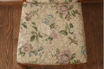 中古　横浜クラシック家具　ダニエル(daniel) LD(エルディー)シリーズA-543　上品な安らぎの雰囲気醸し出すチェア(ダイニングチェア)(定価約20万円)