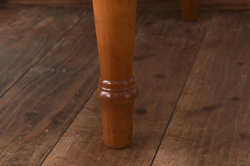 中古　横浜クラシック家具　ダニエル(daniel) LD(エルディー)シリーズA-543　上品な安らぎの雰囲気醸し出すチェア(ダイニングチェア)(定価約20万円)