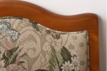 中古　横浜クラシック家具　ダニエル(daniel) LD(エルディー)シリーズA-543　上品な安らぎの雰囲気醸し出すチェア(ダイニングチェア)(定価約20万円)(1)