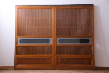 昭和中期　極上品　腰板ケヤキ材　趣と品のある佇まいが魅力の万本格子戸2枚セット(引き戸、建具)(1)