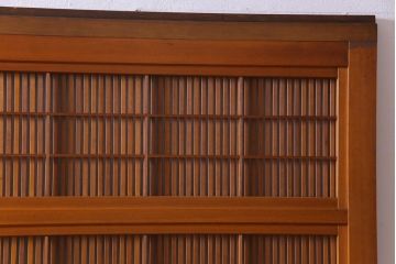 昭和中期　極上品　腰板ケヤキ材　趣と品のある佇まいが魅力の万本格子戸2枚セット(引き戸、建具)(1)