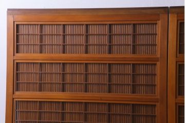 昭和中期　極上品　腰板ケヤキ材　趣と品のある佇まいが魅力の万本格子戸2枚セット(引き戸、建具)(1)