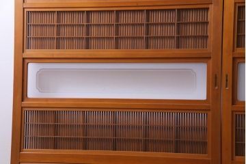 昭和中期　極上品　腰板ケヤキ材　趣と品のある佇まいが魅力の万本格子戸2枚セット(引き戸、建具)(1)