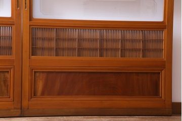 昭和中期　極上品　腰板ケヤキ材　趣と品のある佇まいが魅力の万本格子戸2枚セット(引き戸、建具)(1)