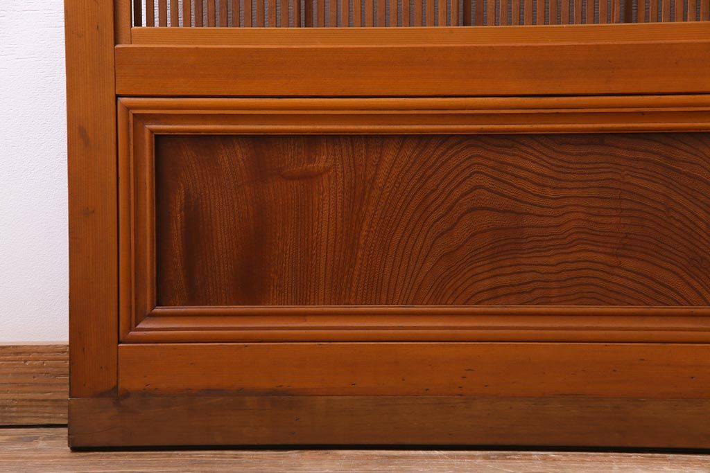 昭和中期　極上品　腰板ケヤキ材　趣と品のある佇まいが魅力の万本格子戸2枚セット(引き戸、建具)(1)