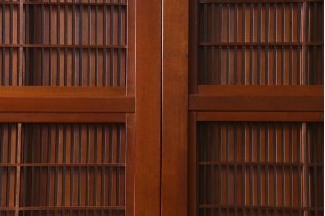 昭和中期　極上品　腰板ケヤキ材　趣と品のある佇まいが魅力の格子戸4枚セット(引き戸、建具)
