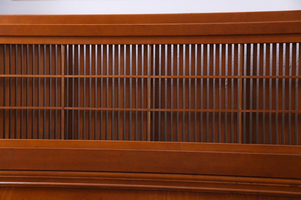 昭和中期　極上品　腰板ケヤキ材　趣と品のある佇まいが魅力の格子戸4枚セット(引き戸、建具)