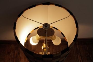 海外製　チェッカー模様がモダンでおしゃれなスタンドライト