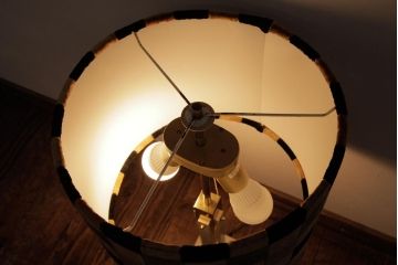 海外製　チェッカー模様がモダンでおしゃれなスタンドライト