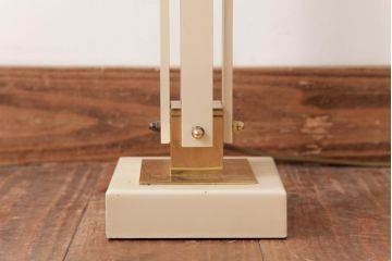 海外製　チェッカー模様がモダンでおしゃれなスタンドライト