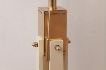 海外製　チェッカー模様がモダンでおしゃれなスタンドライト