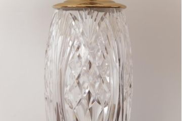 中古　 WATERFORD(ウォーターフォード)　カットガラスがエレガントさを演出するアクセントランプ(スタンドライト)