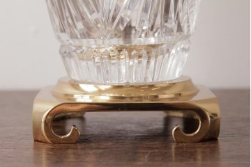 中古　 WATERFORD(ウォーターフォード)　カットガラスがエレガントさを演出するアクセントランプ(スタンドライト)