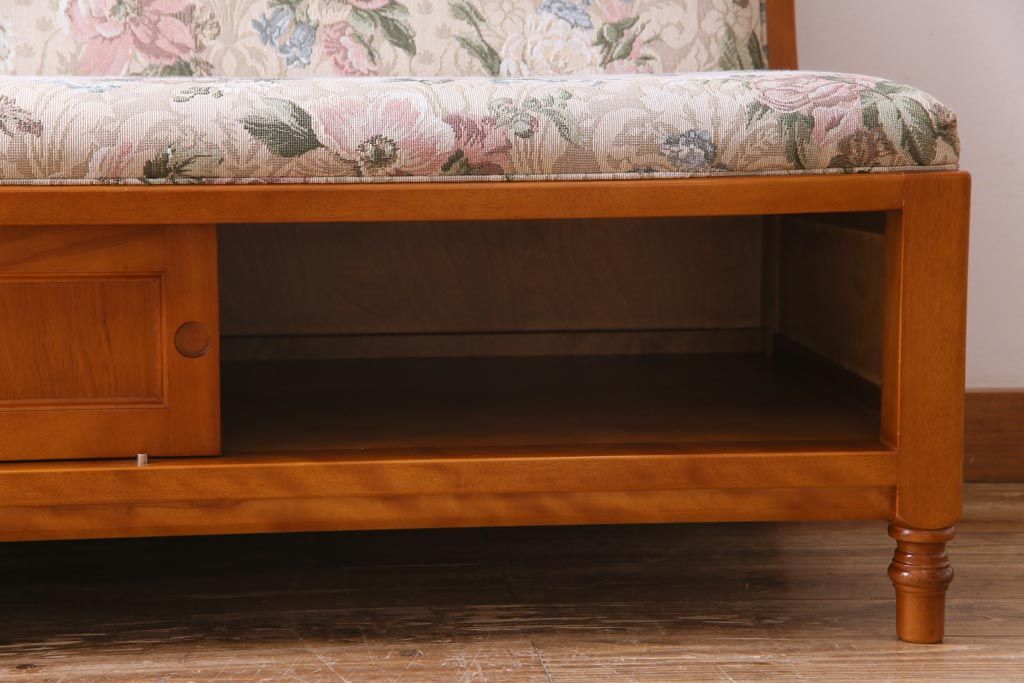 中古　横浜クラシック家具　ダニエル(daniel)A-545　上質な3人掛けソファ(定価約50〜60万円)(1)