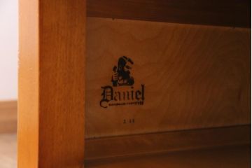 中古　横浜クラシック家具　ダニエル(daniel)A-545　上質な3人掛けソファ(定価約50〜60万円)(1)