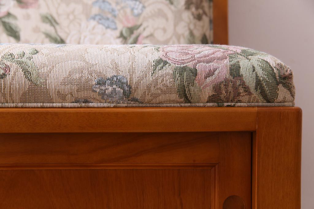 中古　横浜クラシック家具　ダニエル(daniel)A-545　上質な3人掛けソファ(定価約50〜60万円)(1)